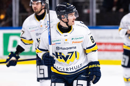 HV71s Mikkel Bödker deppar