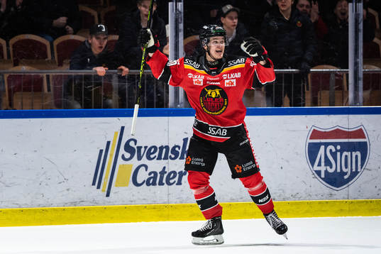 Luleås Julius Honka jublar