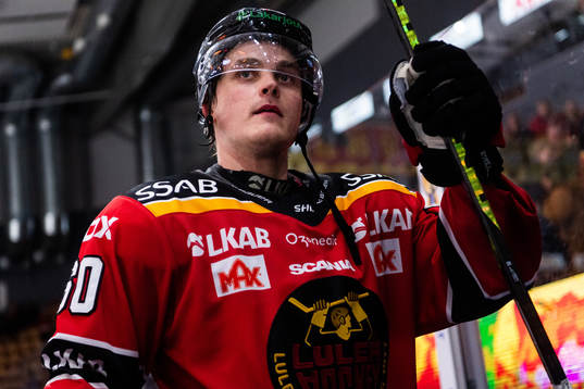 Luleås Julius Honka jublar