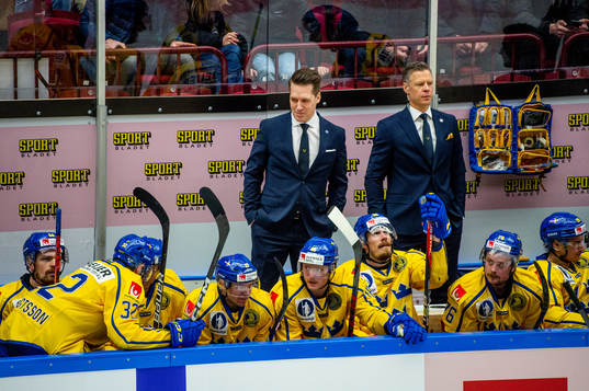Head coach Sam Hallam and assistant coach Nicklas Rahm and