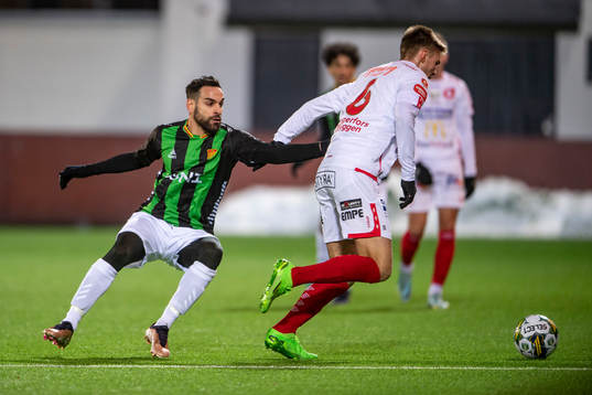 GAIS Mervan Celik och Degerfors Oscar Wallin