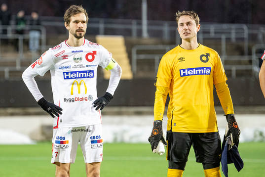 Degerfors Sebastian Ohlsson och målvakt Jonas Olsson