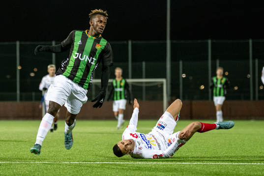 GAIS Rickard Emeka Friday och Degerfors Elyas Bouzaiene