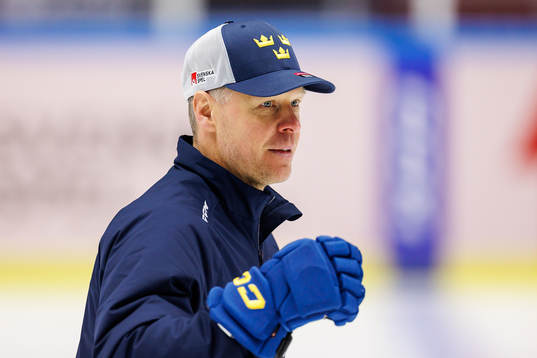 Assistant coach Nicklas Rahm of Sweden at a practice