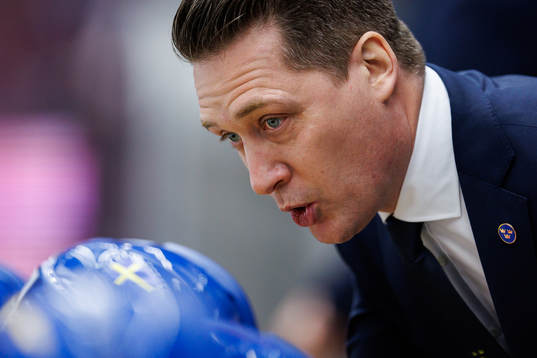 Head coach Sam Hallam of Sweden