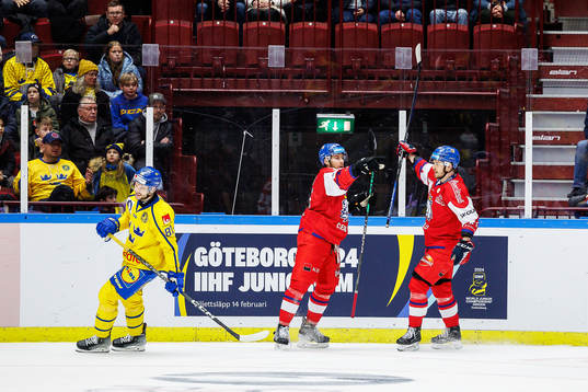 Lukas Klok and Filip Chlapik celebrates