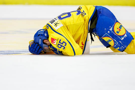 Jacob de la Rose in pain