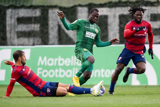 Saidou Alioum of Hammarby against Quignon Facundo and