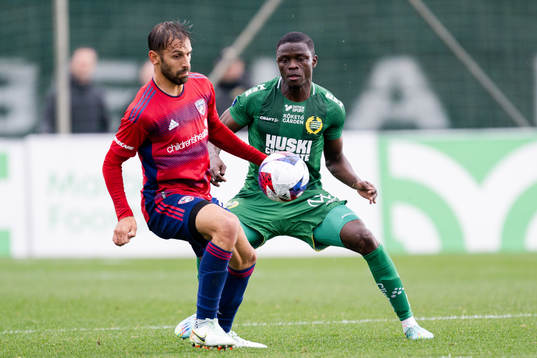 Quignon Facundo of Dallas and Ibrahima Fofana of Hammarby