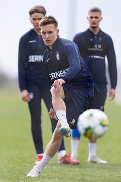 IFK Göteborgs Anton Kurochkin skjuter ett skott