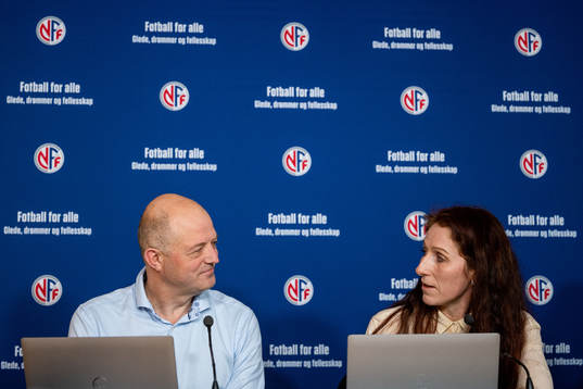 Karl-Petter Løken, general secretary, and Lise Klaveness,