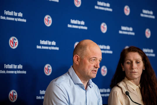 Karl-Petter Løken, general secretary, and Lise Klaveness,