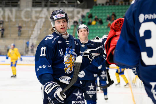 Aaron Hakala of Finland celebrate