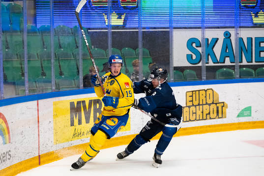 Rasmus Rudslätt of Sweden and Topi Vuori of Finland