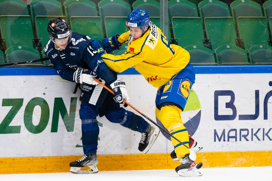 Filip Nordberg of Sweden and Oiva Keskinen of Finland