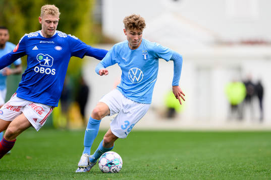 Henrik Bjordal of Vålerenga and Hugo Bolin of Malmö FF