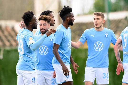 Mohamed Buya Turay of Malmö FF celebrates