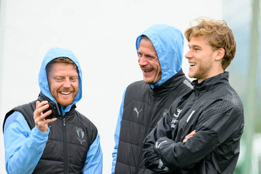 Anders Christiansen, goalkeeper Johan Dahlin of Malmö FF