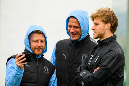Anders Christiansen, goalkeeper Johan Dalin of Malmö FF