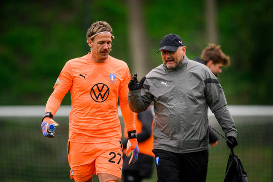 Goalkeeper Johan Dahlin and goalkeeper coach Jonnie Fedel
