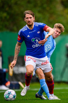 Henrik Bjordal of Vålerenga and Hugo Bolin of Malmö FF