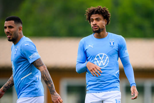 Sergio Pena of Malmö FF and Joseph Ceesay