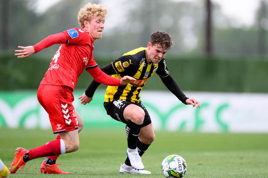 Tobias Mølgaard of Aarhus and Lars Olden Larsen of Häcken
