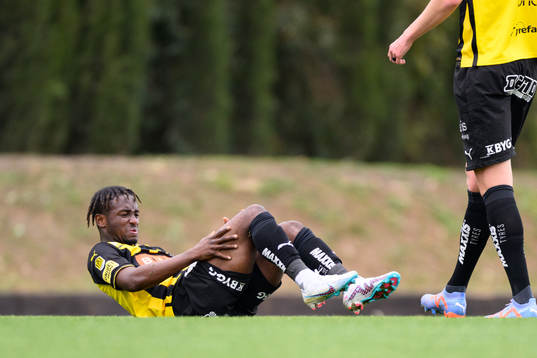 Ibrahim Sadiq of Häcken in pain