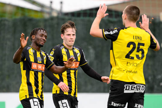 Ibrahim Sadiq and Lars Olden Larsen of Häcken celebrates