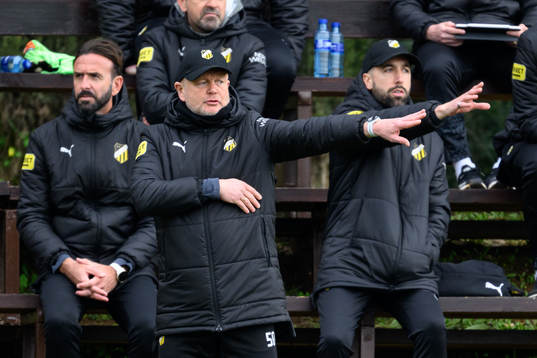 Head coach Per-Mathias Høgmo of Häcken