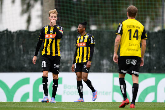 Samuel Gustafson of Häcken looks dejected