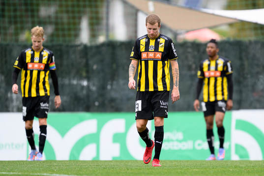 Simon Gustafson of Häcken looks dejected