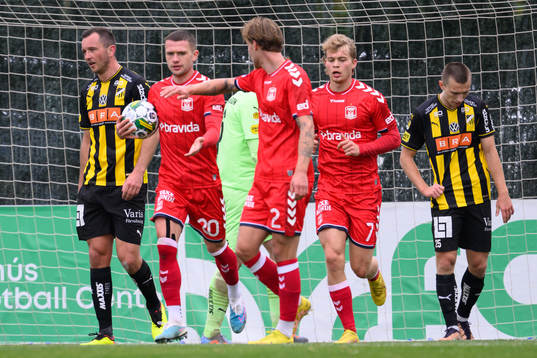 Even Hovland and Kristoffer Lund Hansen look dejected as