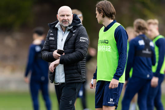 IFK Göteborgs klubbdirektör Håkan Mild och Simon Thern