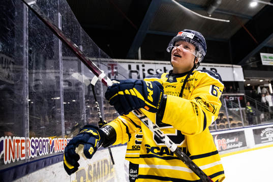 Södertäljes Julius Bergman jublar