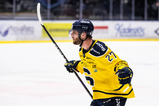 Södertäljes Daniel Norbe jublar
