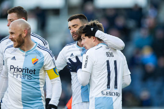 Djurgårdens Oliver Berg och Carlos Moros Gracia jublar