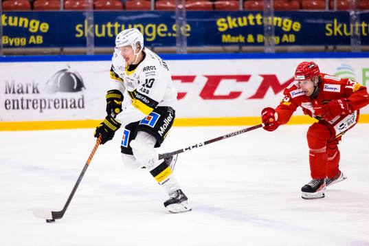 Västerås Jimmie Jansson Lorek jagas av Almtunas Oliver