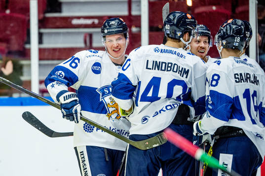 The players of Finland celebrates