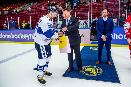 Juhamatti Aaltonen of Finland awarded player of the game