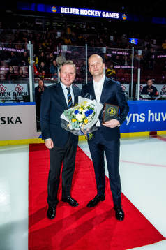 Anders Larsson, President Svenska ishockeyförbundet hand