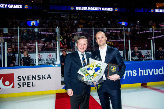 Anders Larsson, President Svenska ishockeyförbundet hand