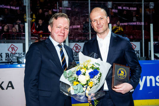 Anders Larsson, President Svenska ishockeyförbundet hand