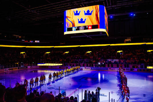 Line up in Malmö arena