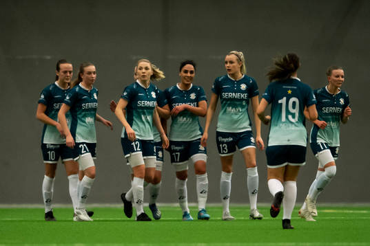 Alingsås spelare jublar