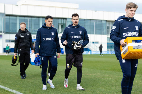 IFK Göteborgs Johannes Selvén och målvakt Elis Bishesari