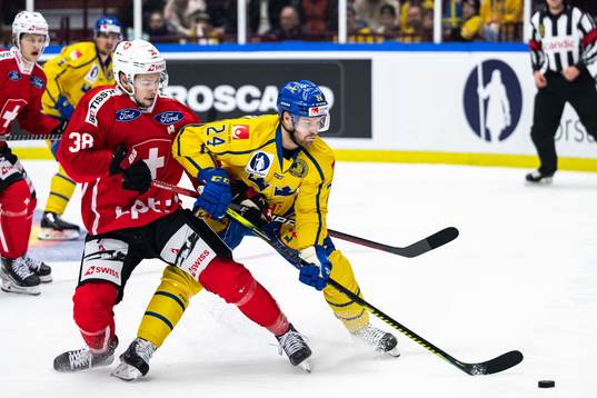 Lukas Frick of Switzerland and Oscar Lindberg of Sweden