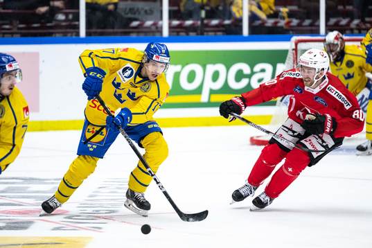 Pär Lindholm of Sweden Dario Meyer of Switzerland