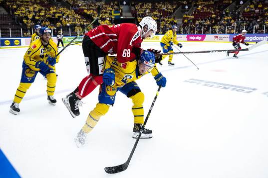 Fabrice Herzog of Switzerland and Jonathan Pudas of Sweden
