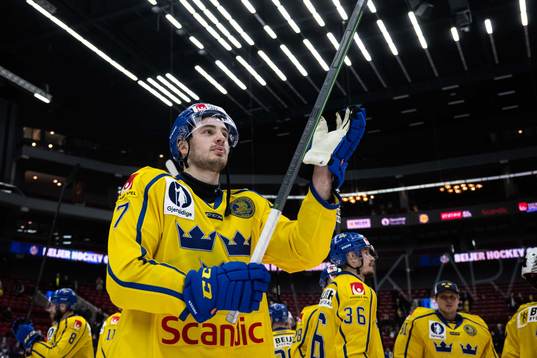 Hardy Häman Aktell of Sweden celebrates